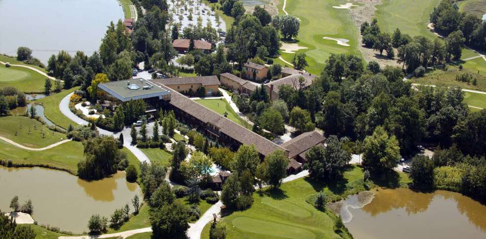 Domaine du golf du gouverneur  Monthieux vers LYON (69)